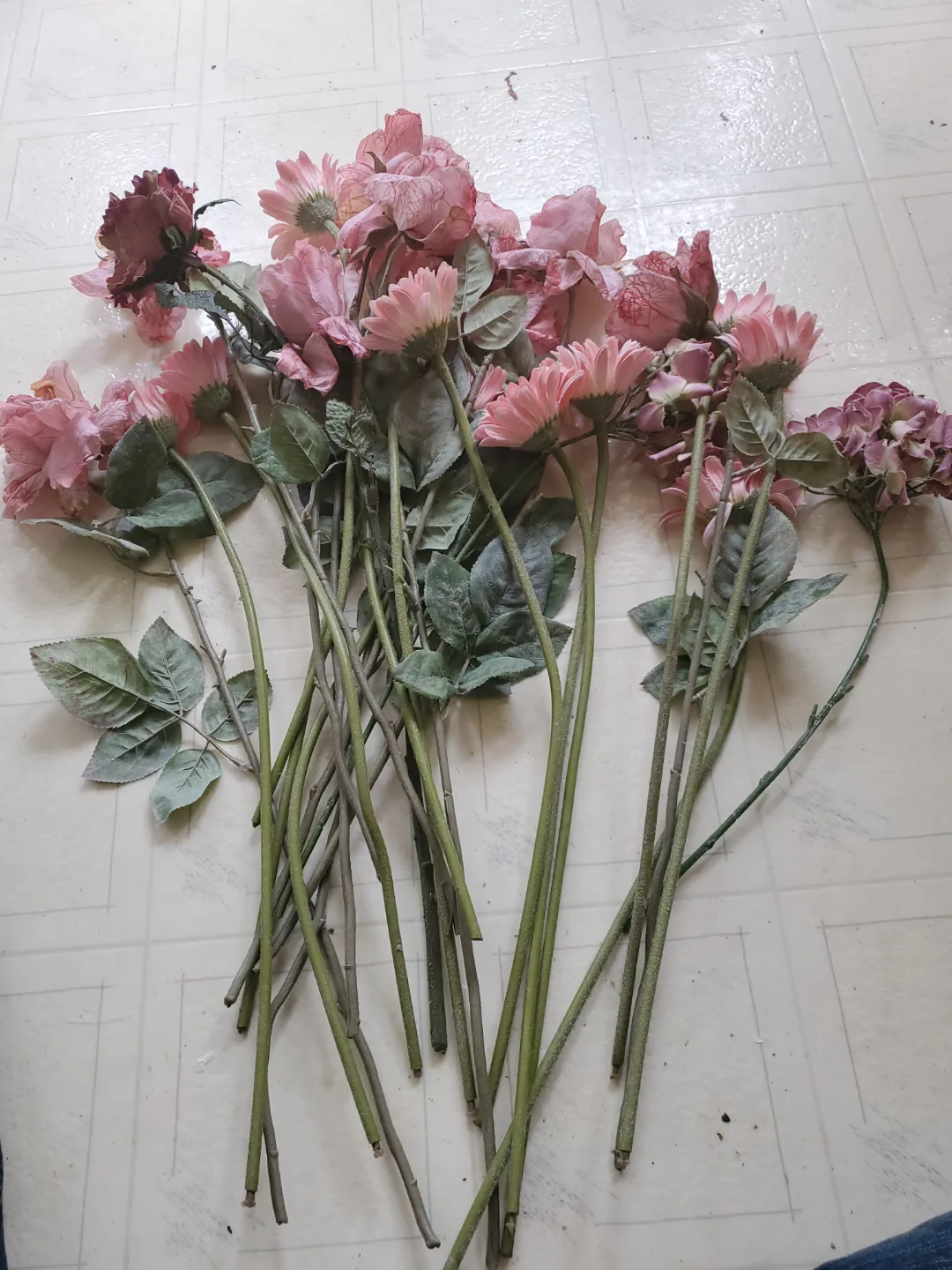 Bundle of Artificial Flowers thumbnail