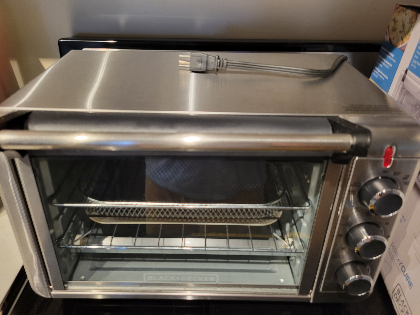 Black+Decker CrispiBake 6-Slice Air Fryer Toaster Oven - photo 2