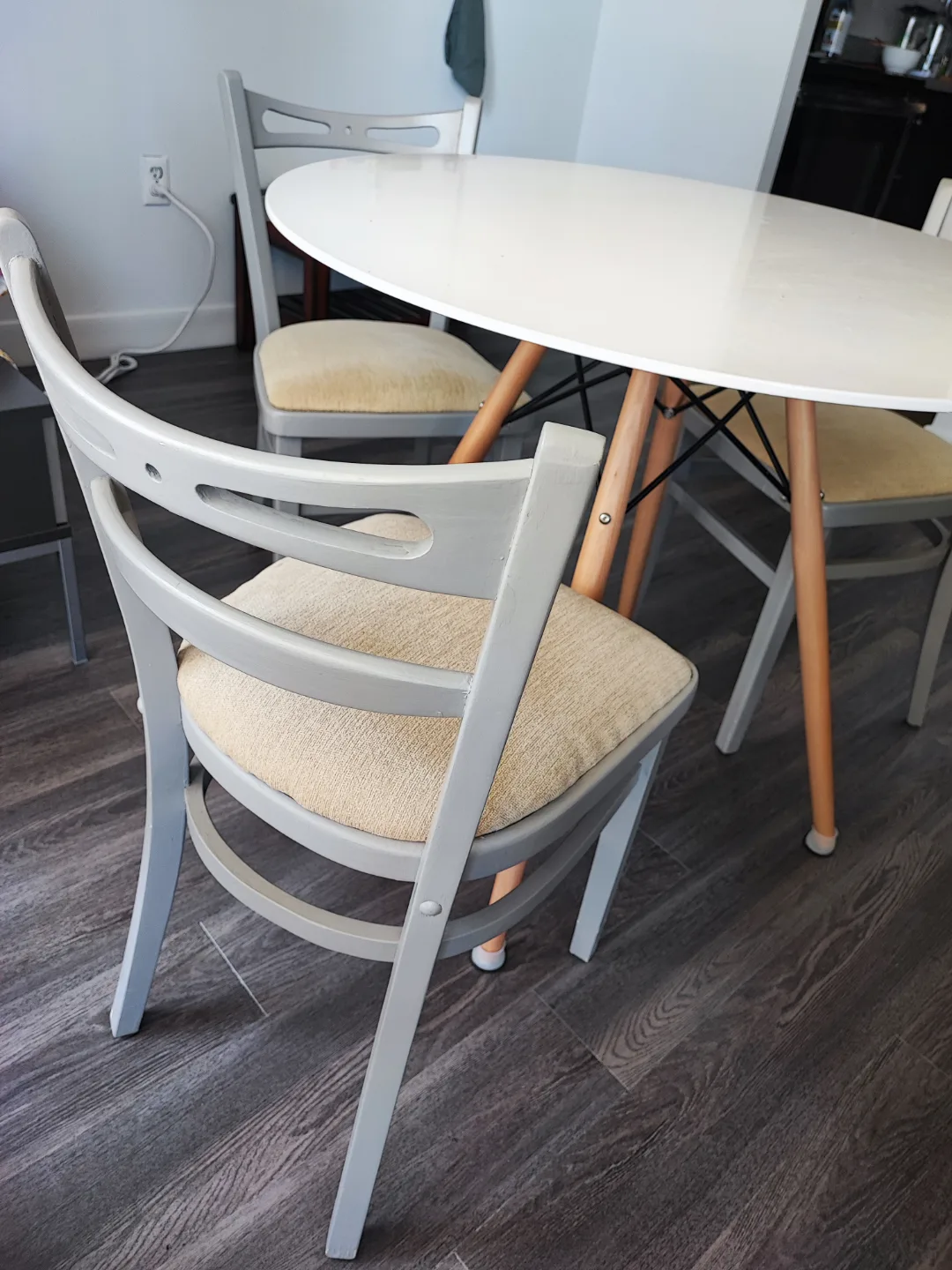 Set of 4 Grey Dining Chairs with Cushioned Seats image indicator(8)