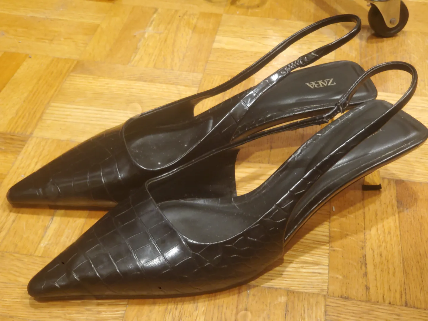 Women's size 39 zara thumbnail