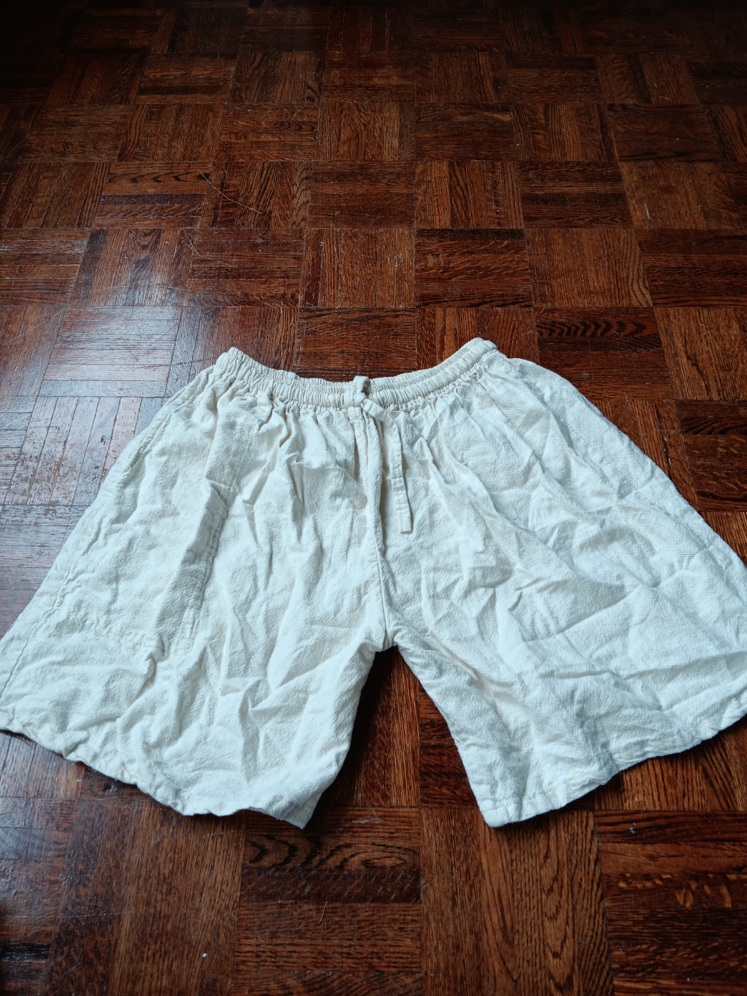 Cream-coloured Linen Shorts