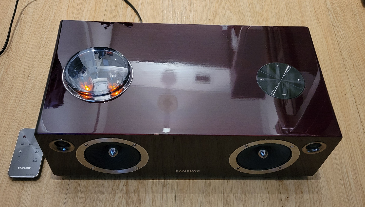 Home Stereo - Samsung DA-E750 Stereo Bluetooth speaker