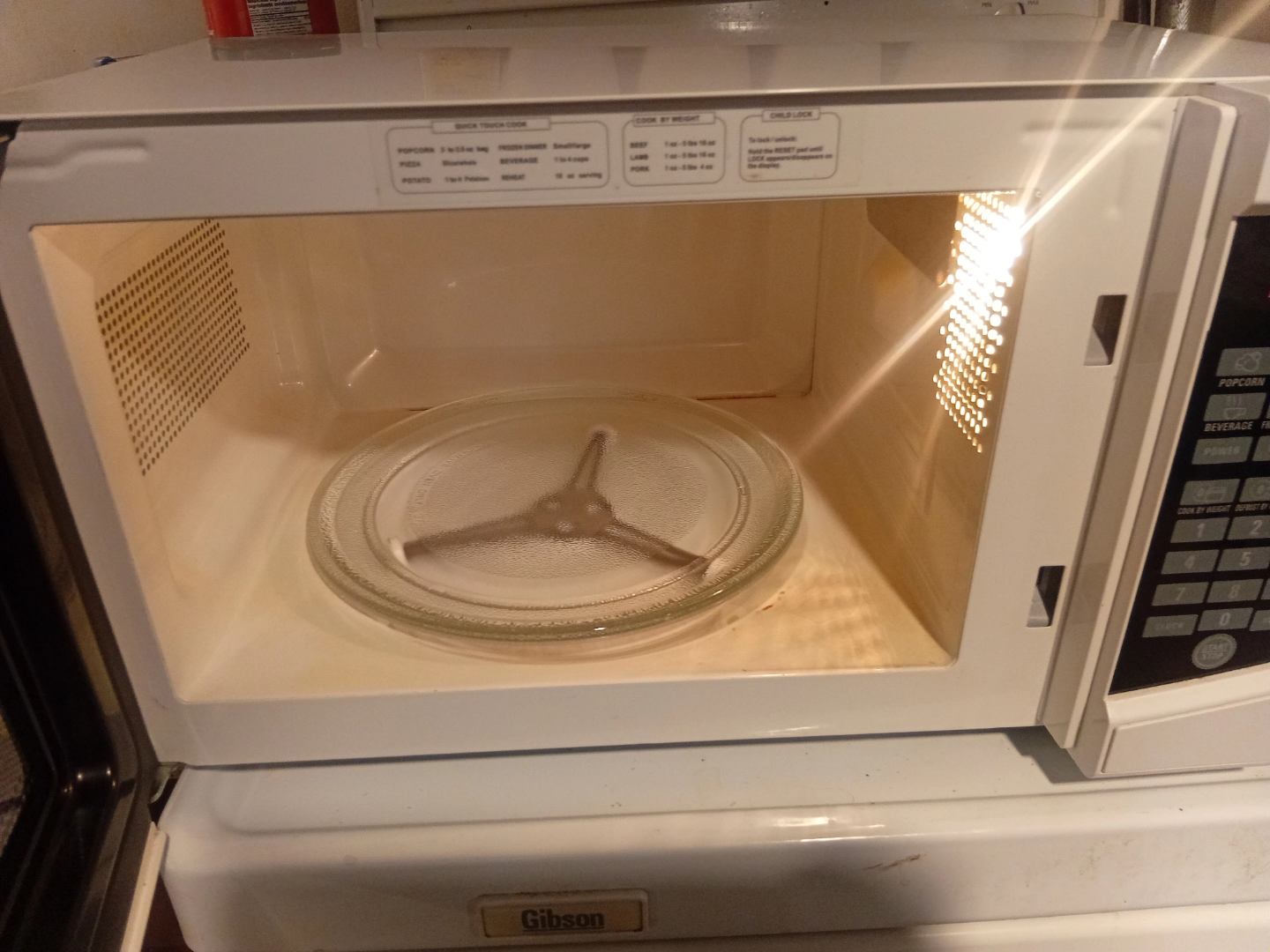 RCA Microwave - White - photo 2