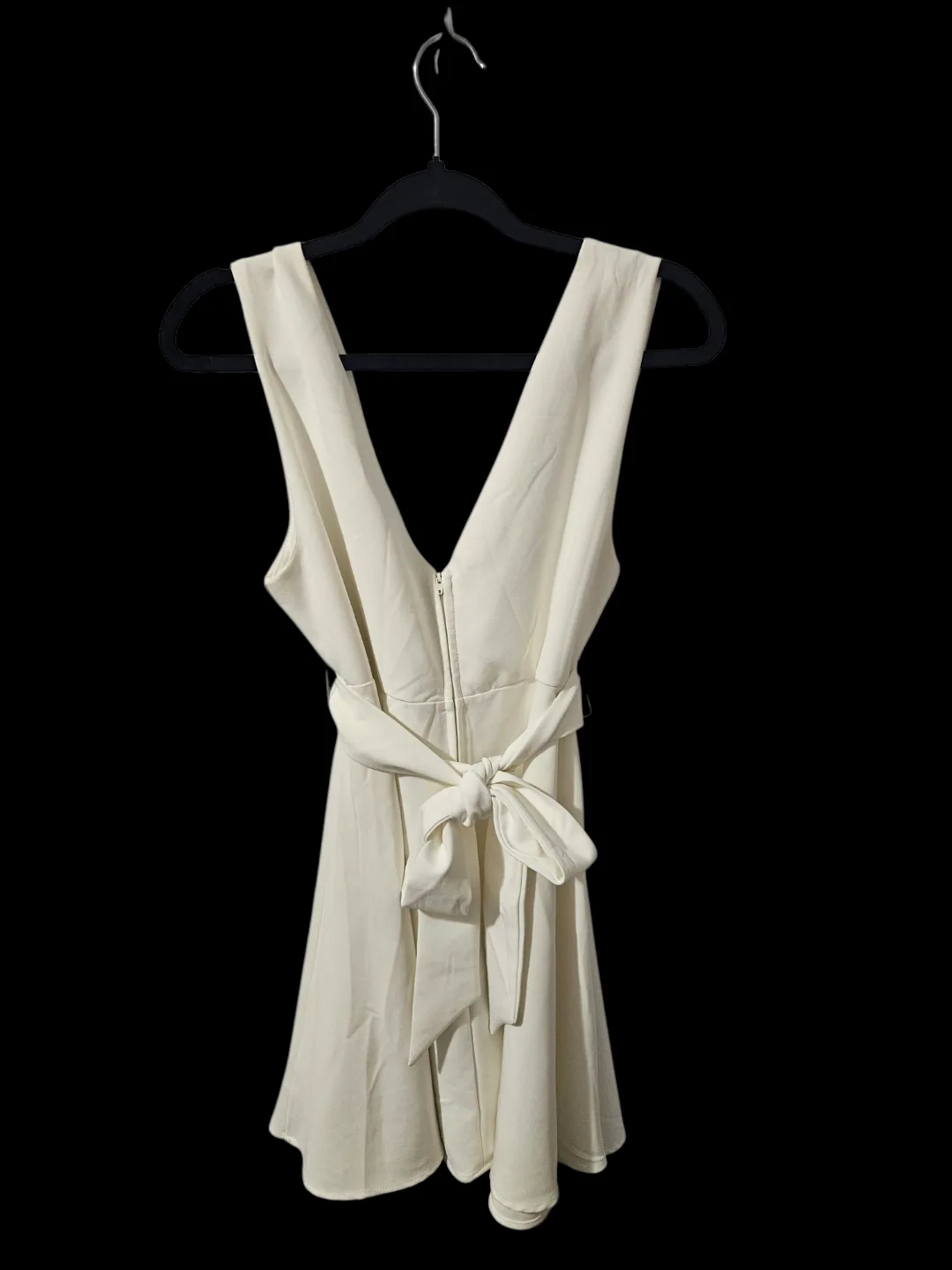 Charlotte Russe White Sleeveless Mini Dress 🏒 image indicator(2)