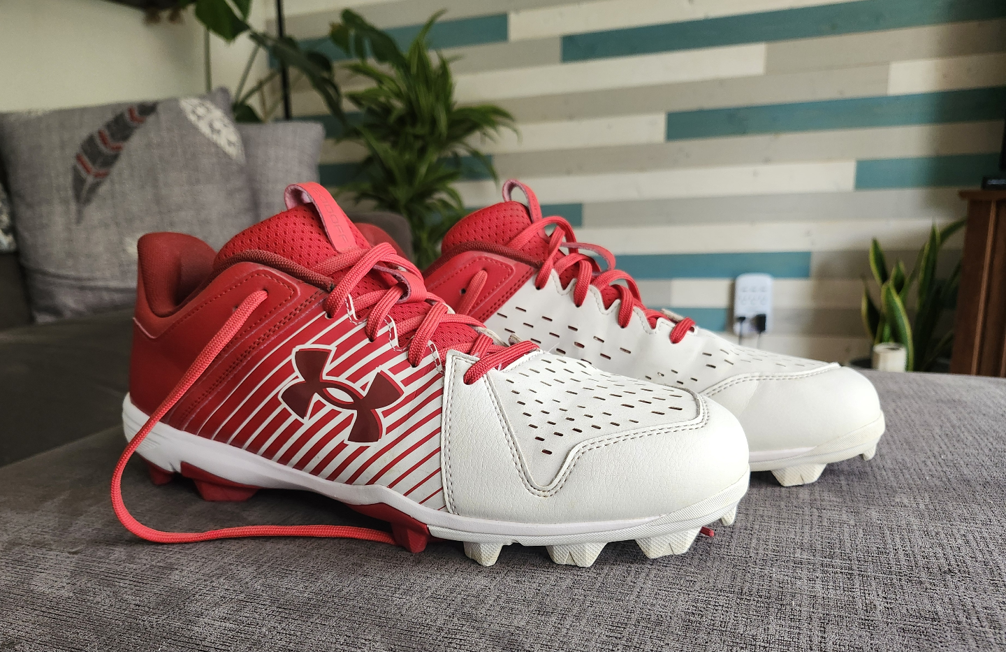 Men's size 12 baseball cleats - photo 2