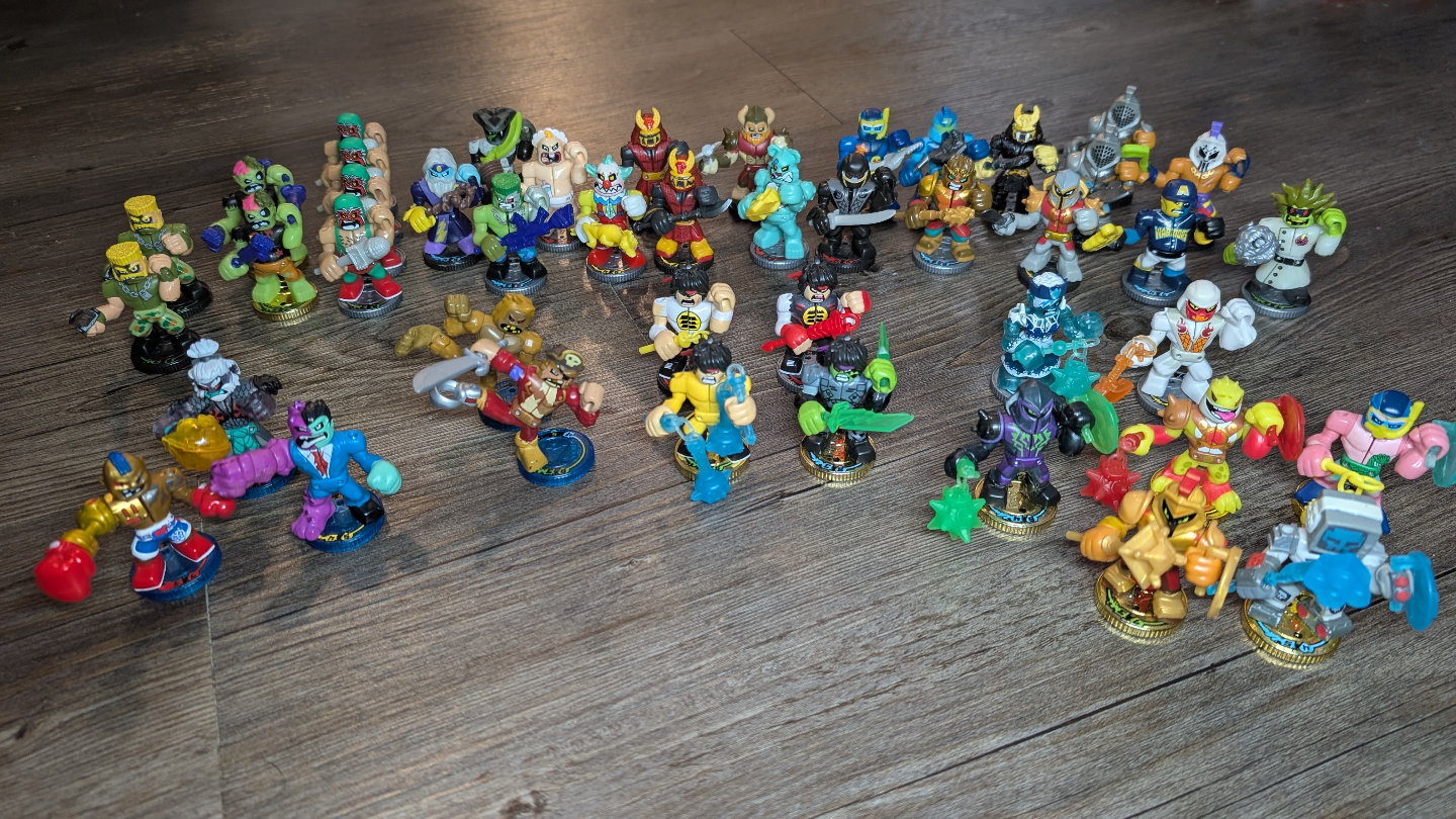 Like New Akedo Ultimate Arcade Warriors Battle Set With Figures! - photo 3