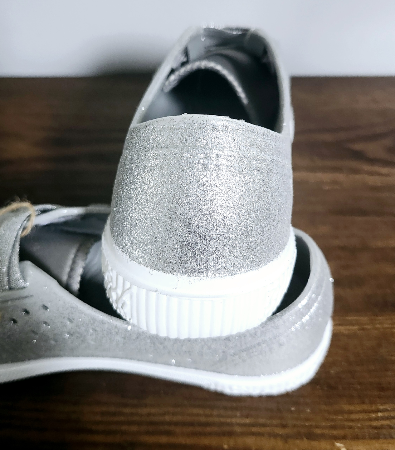 Girls Blowfish Malibu Silver  Sparkle  Shoe Size US 4 Youth￼ - photo 3