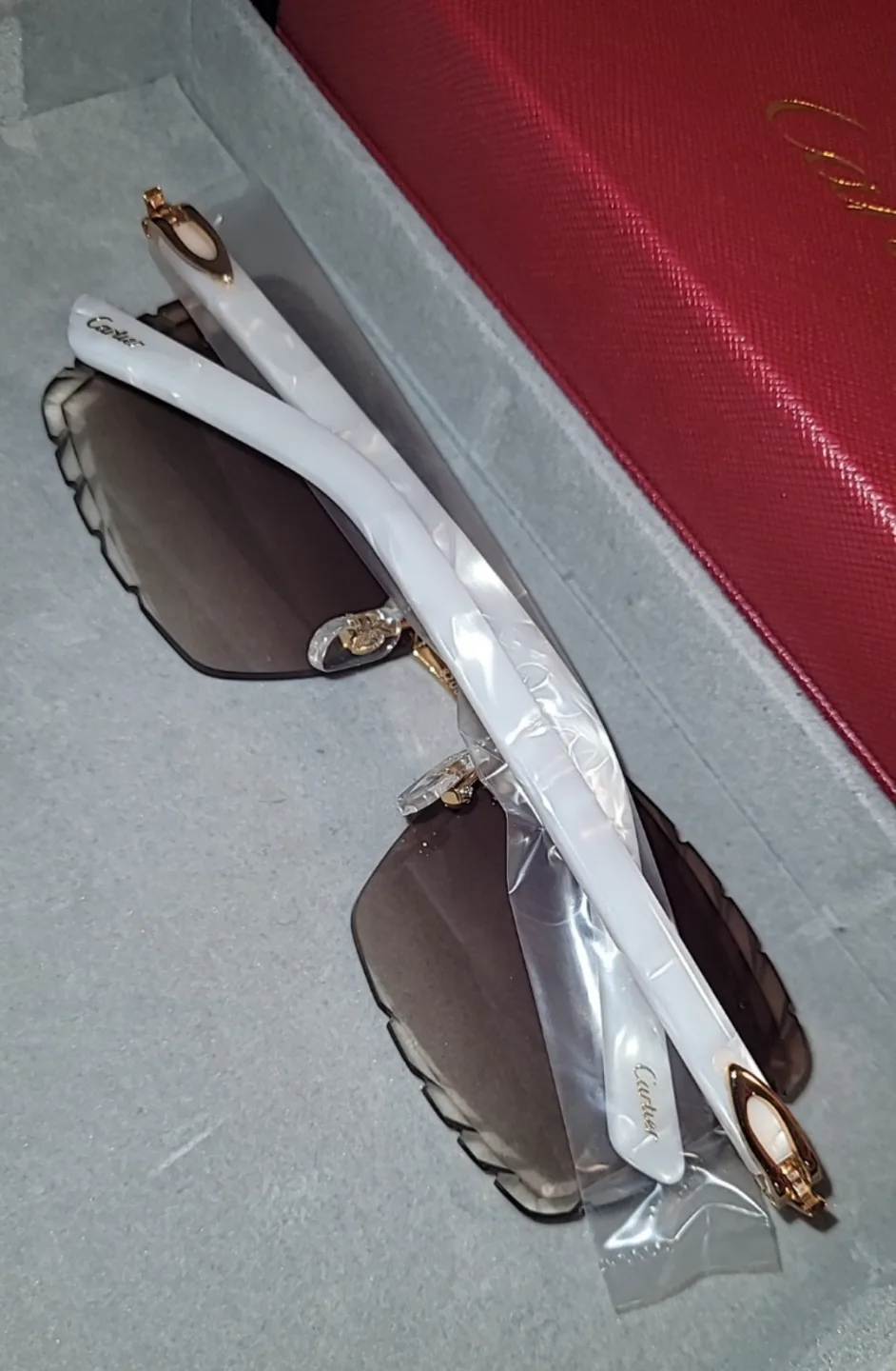 Cartier Sunglasses (white marble acetate) image indicator(2)