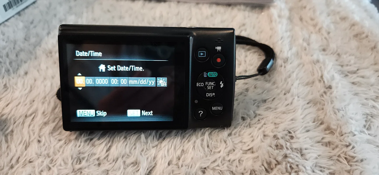 Barely used Canon Powershot ELPH 150 IS with lots of accessories image indicator(6)