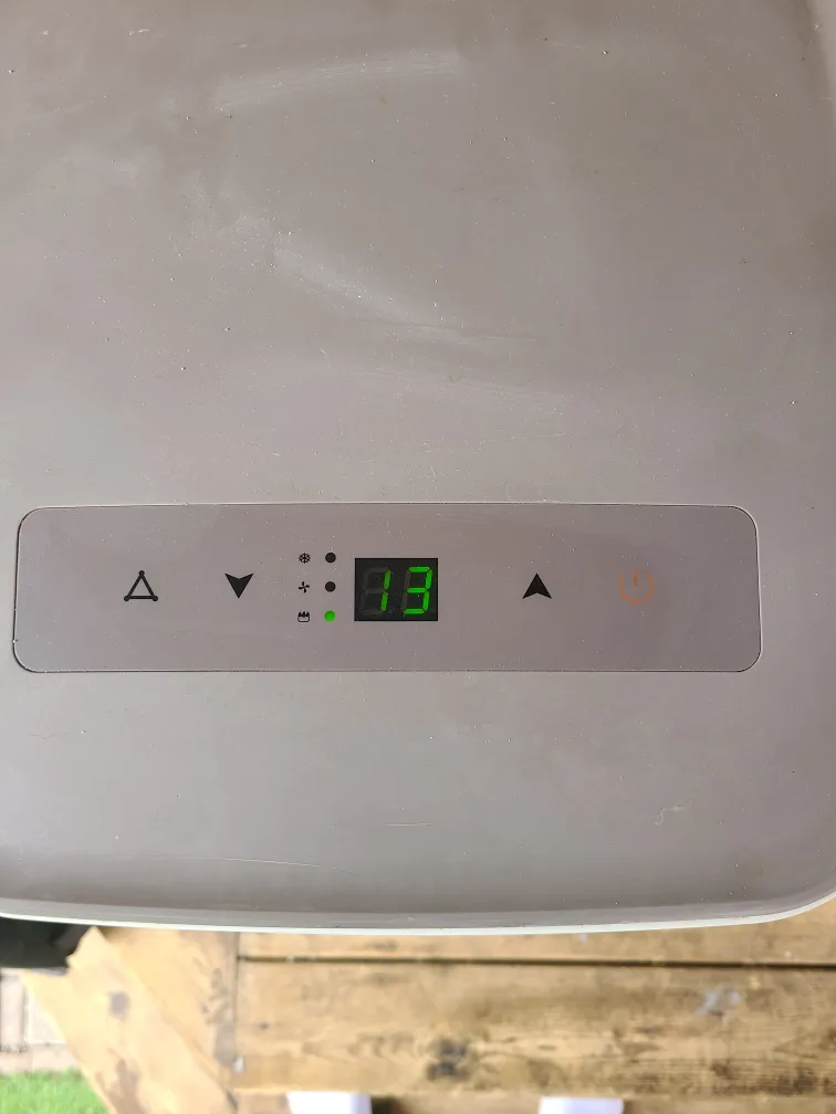 🇨🇦 Portable AC with window attachment - 6000 BTU image indicator(3)