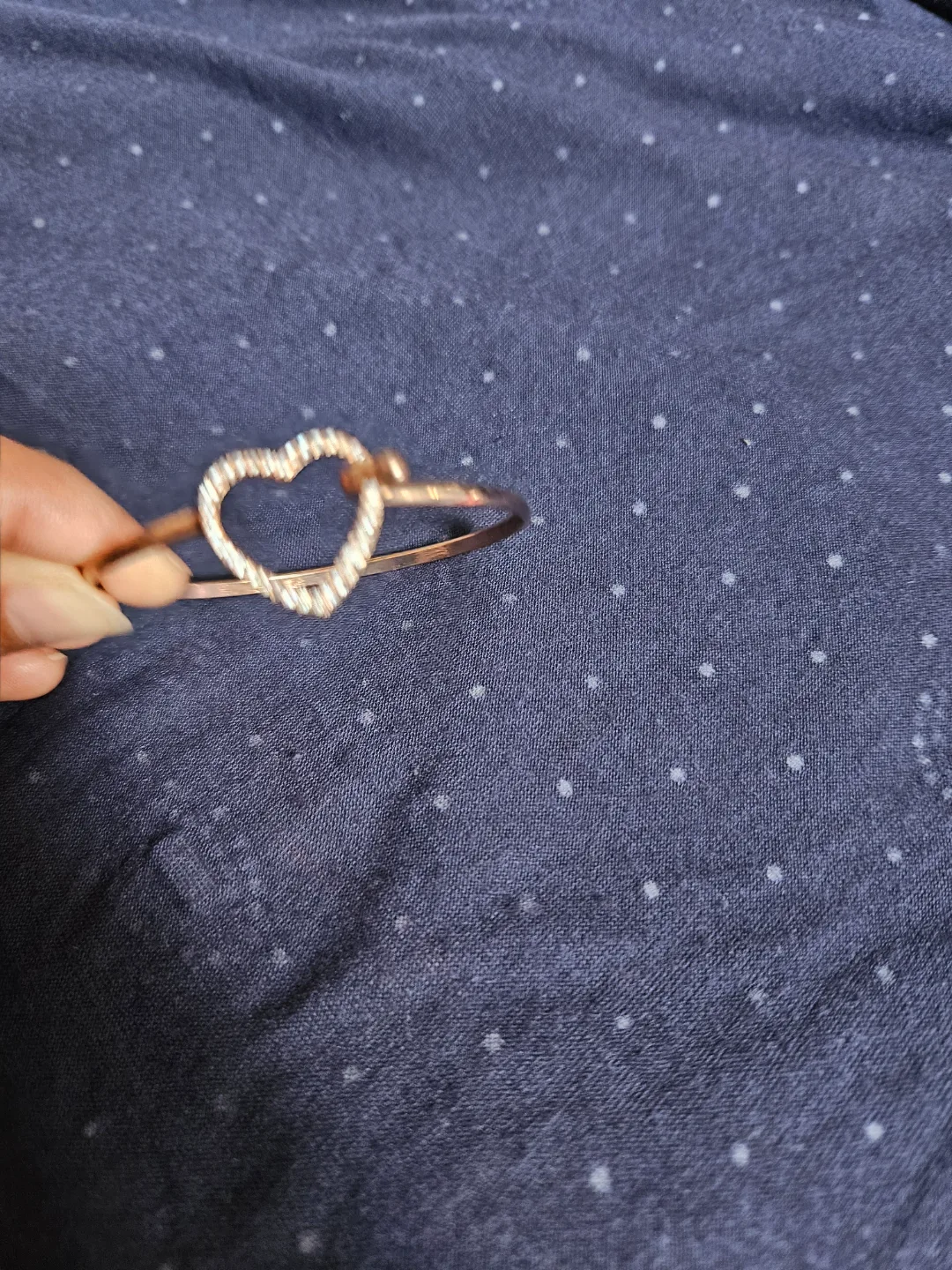 Rose Gold Heart Bracelet with Cubic Zirconia image indicator(2)