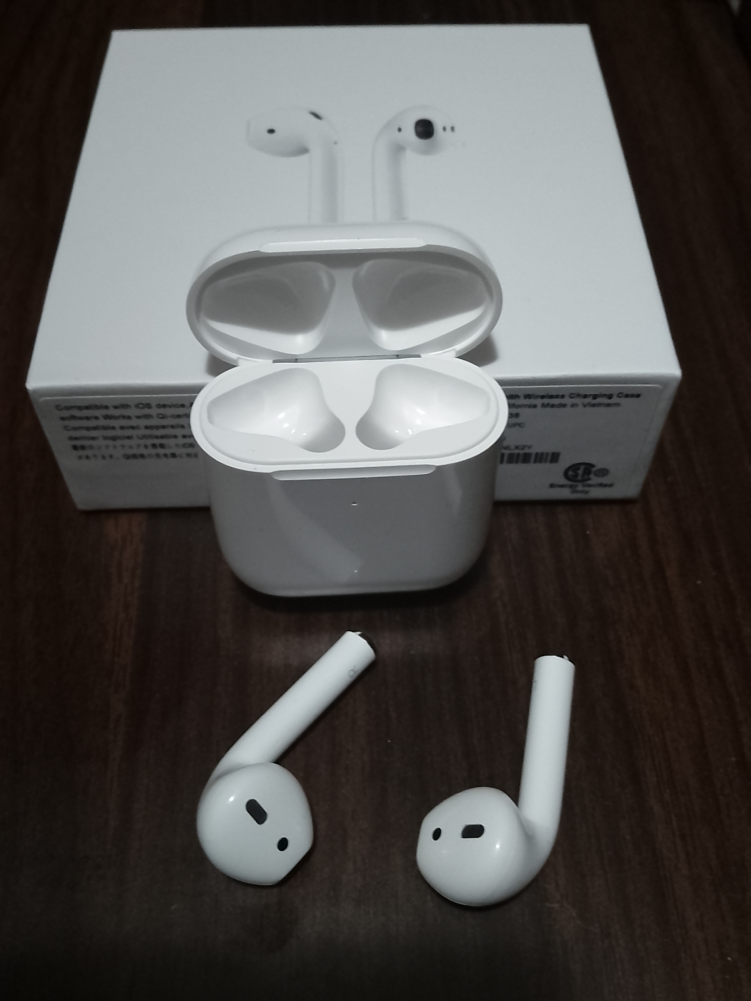 AirPods 2 with Wireless Charging Case - photo 4