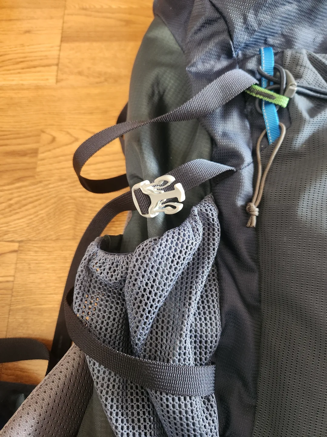 (Unused) Gregory Stout 30 Hiking Backpack image indicator(5)