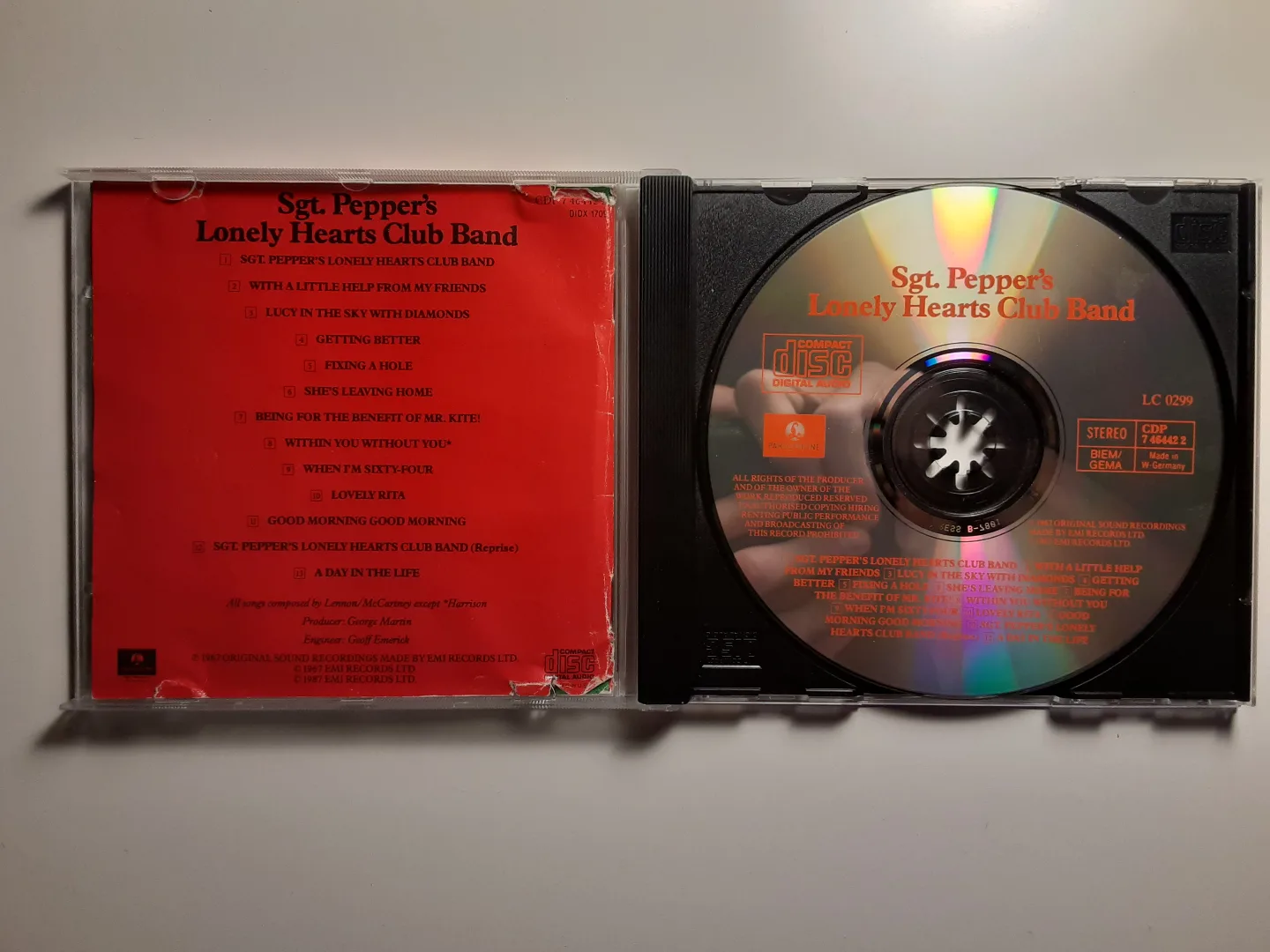 The Beatles - Sgt. Pepper's Lonely Hearts Club Band | CD image indicator(2)