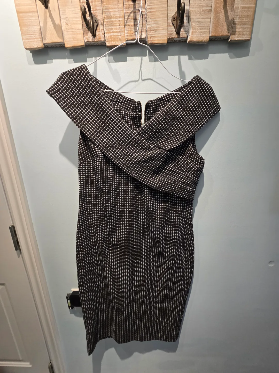 Calvin Klein Black and White Off-Shoulder Dress, Size 8 image indicator(5)