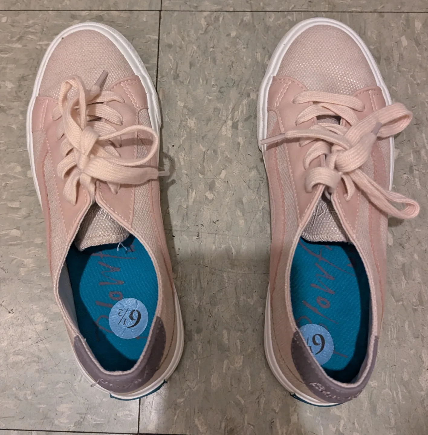 Blowfish Malibu Women's Sneakers - Size 6.5 thumbnail