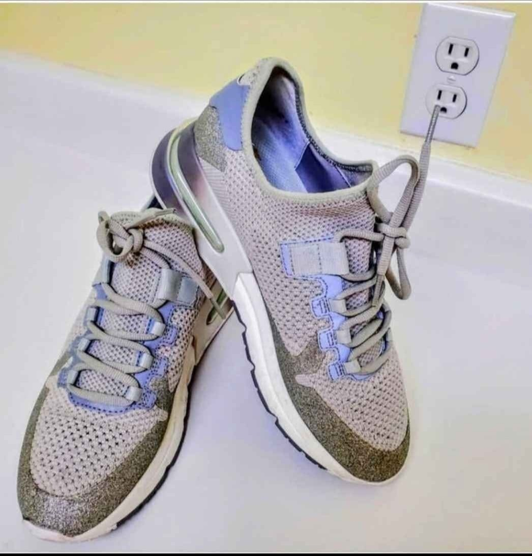 Women's Sneakers size 9