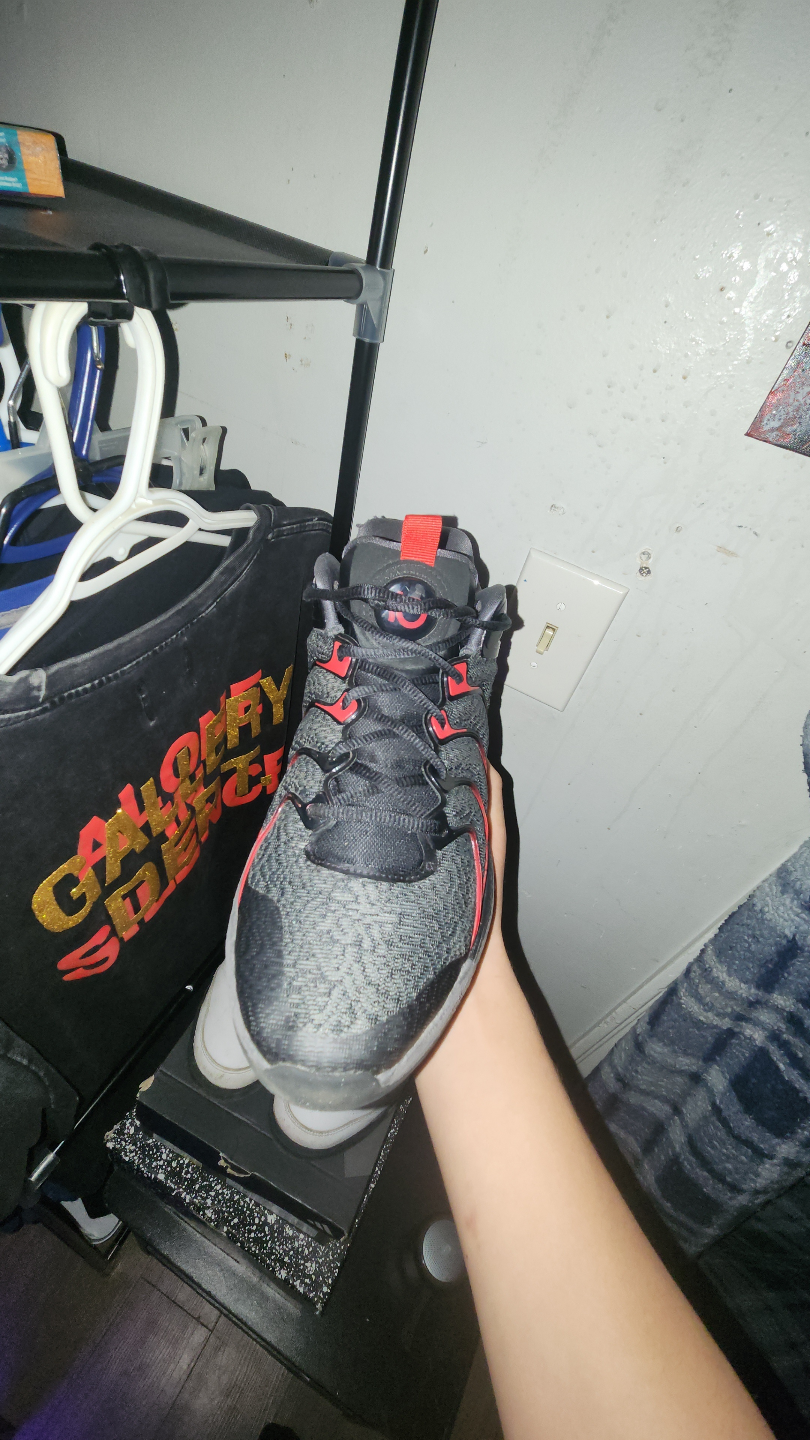 Nike Men's Black and Red Basketball Shoes - photo 2