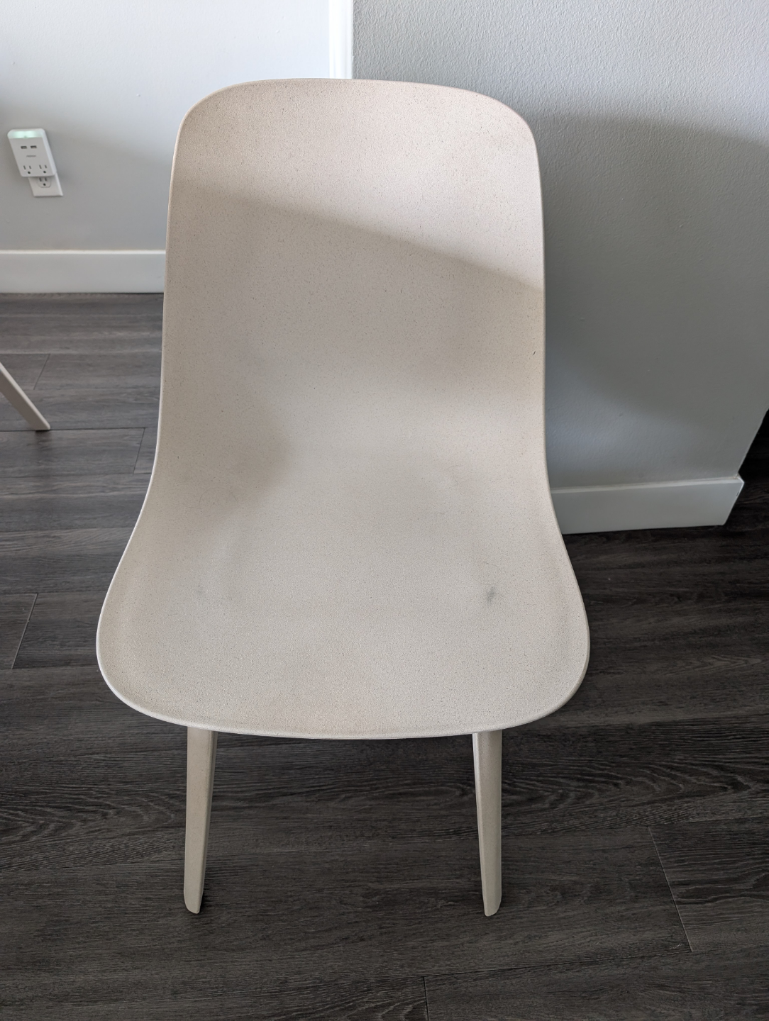 White Round Dining Table with Four Beige Chairs - photo 3