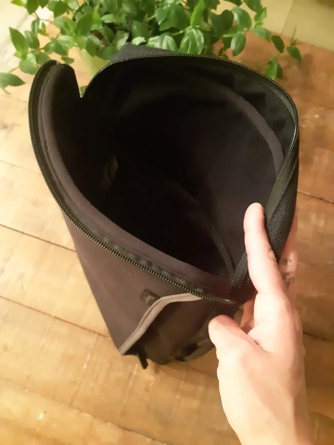 Targus Vertical Laptop slipcase image indicator(2)