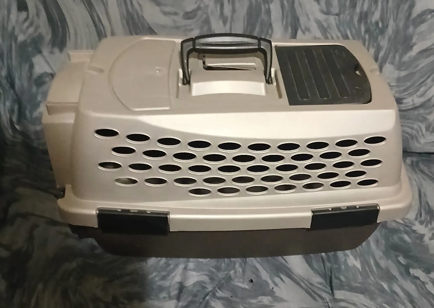 #freecycle Plastic Pet Carrier for Small Animals image indicator(3)