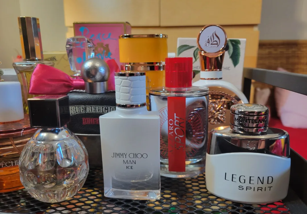 Collection of Women's and Men's Perfumes/Colognes image indicator(2)