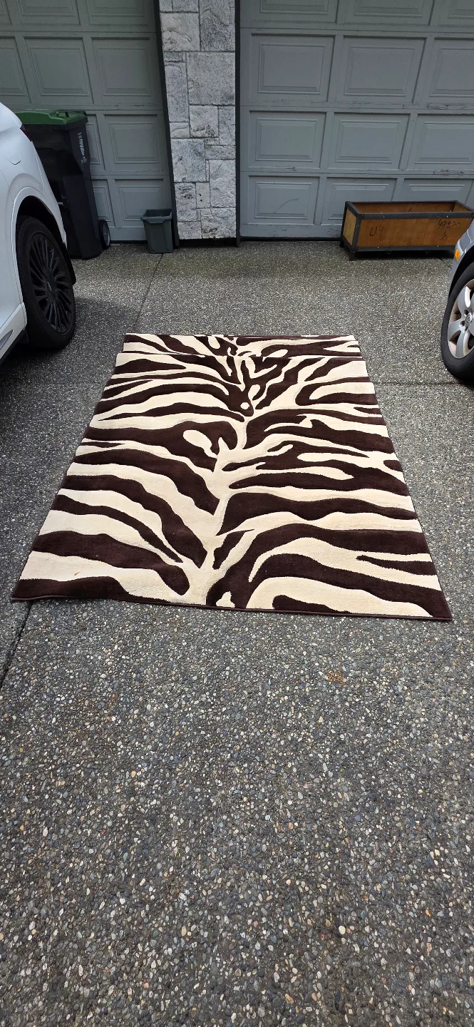 5'×7' Zebra Print Area Rug thumbnail