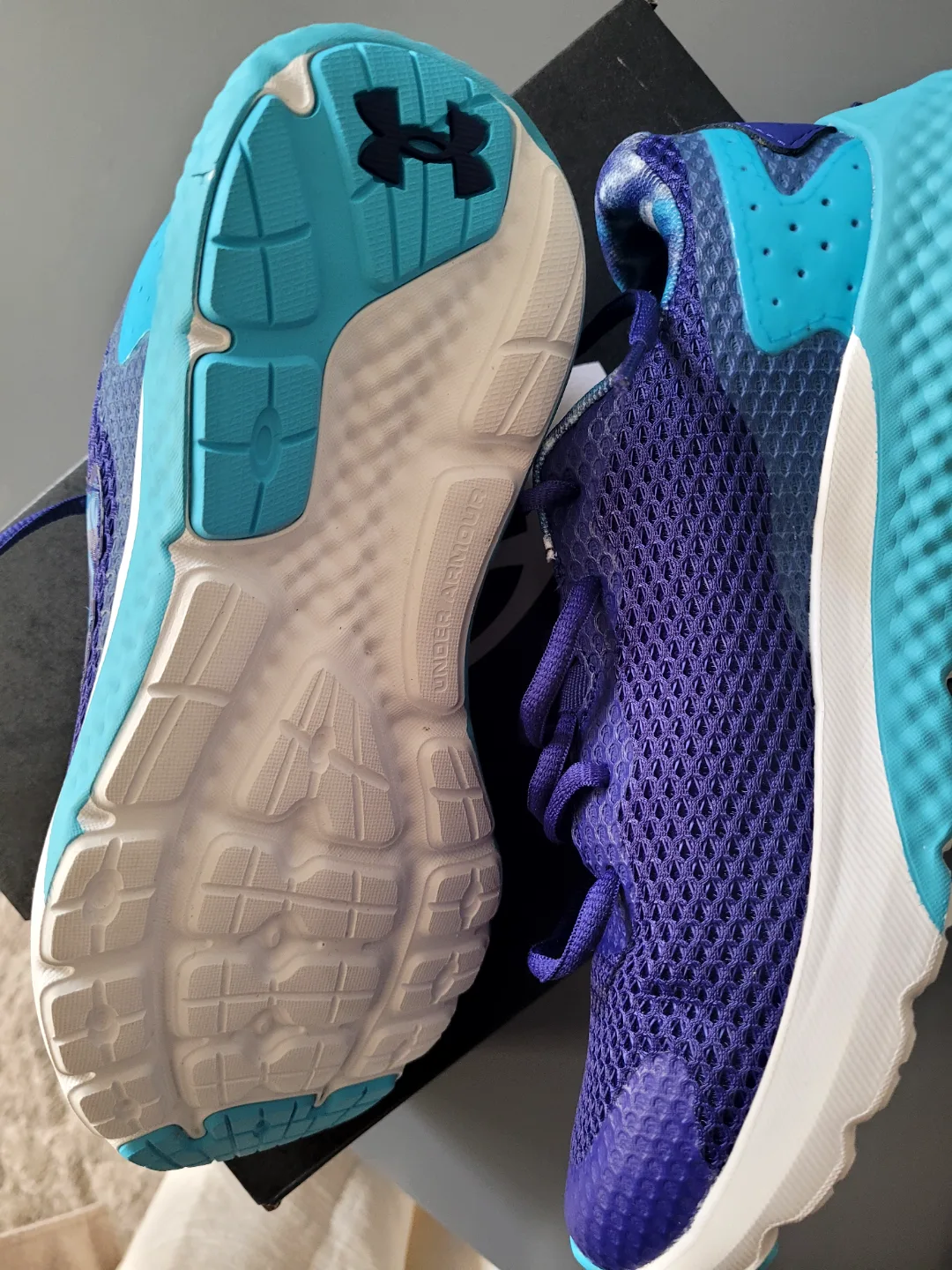 Under Armour Girls' Running Shoes - Size 6Y image indicator(2)