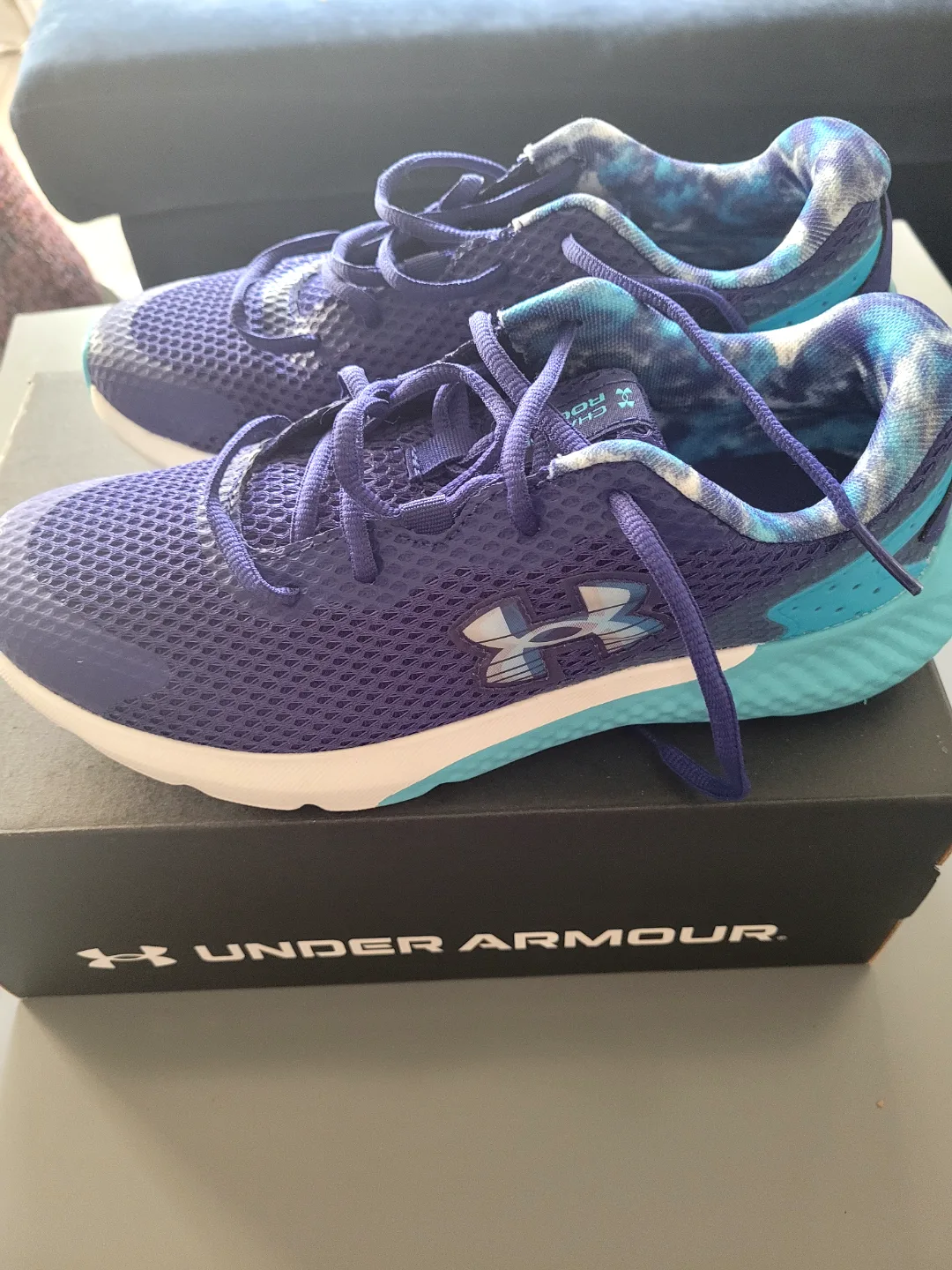 Under Armour Girls' Running Shoes - Size 6Y image indicator(4)