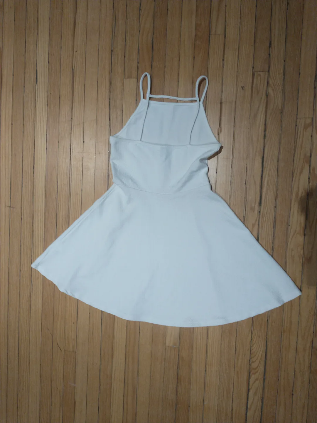White skater dress image indicator(2)