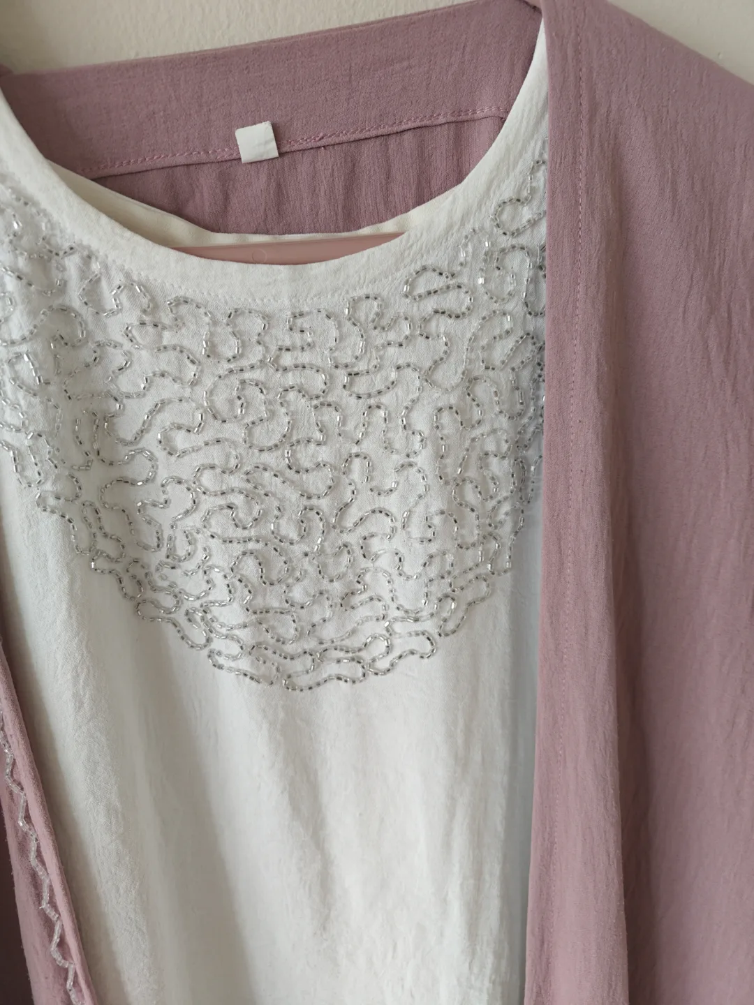 Elegant dusty rose abaya with white trim image indicator(2)