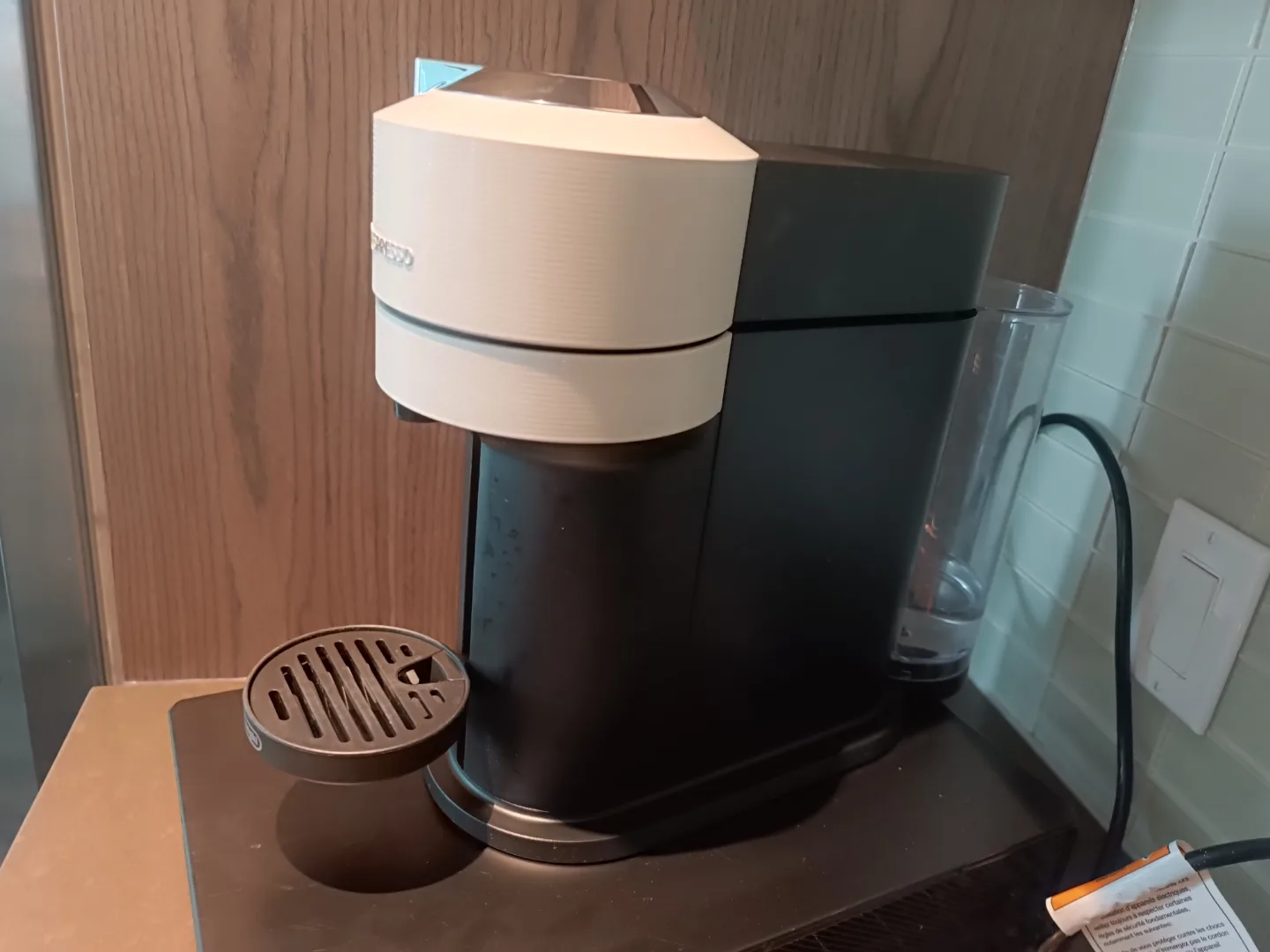 Used Nespresso Vertuo Next + Pods holder thumbnail