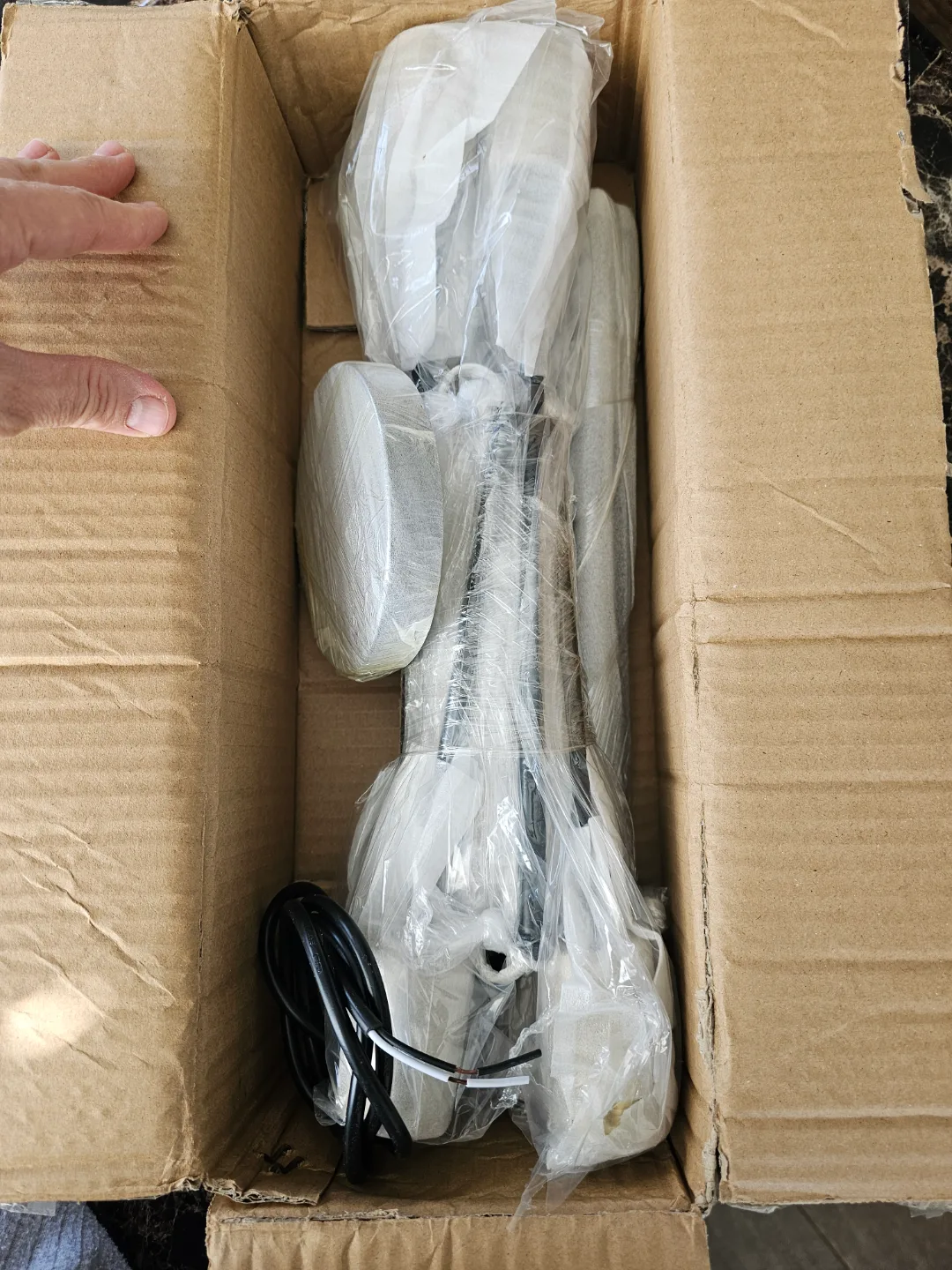 8-Light Sputnik Chandelier, Black and Gold, Height Adjustable image indicator(7)