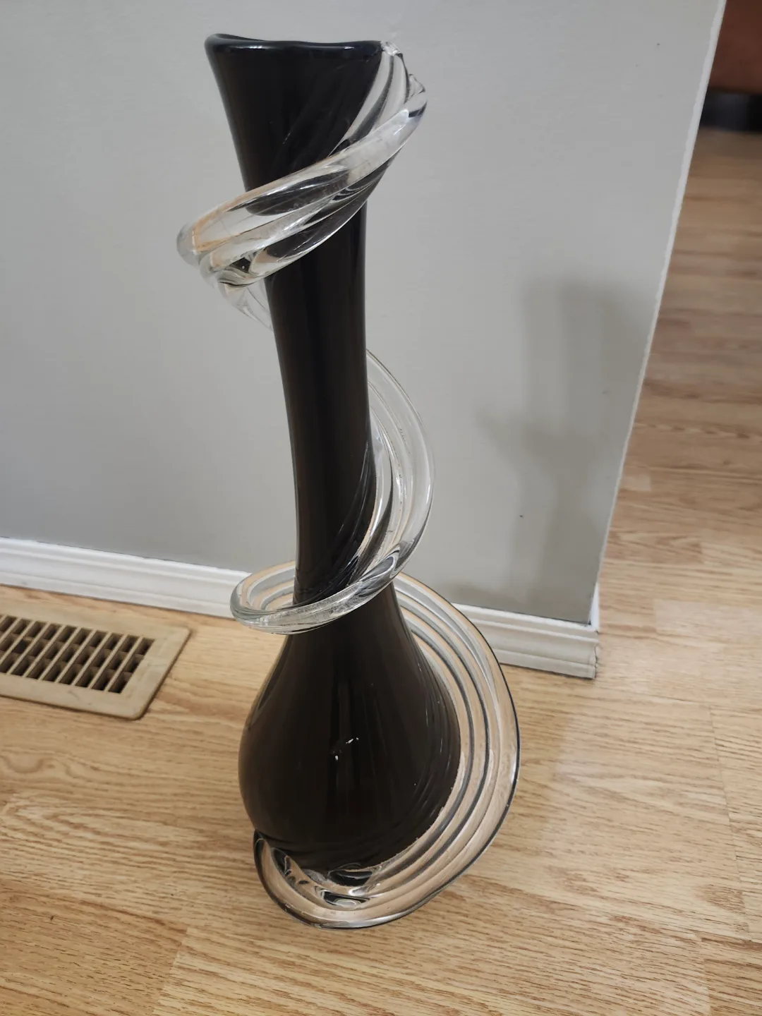 Elegant Black and Clear Glass Vase thumbnail