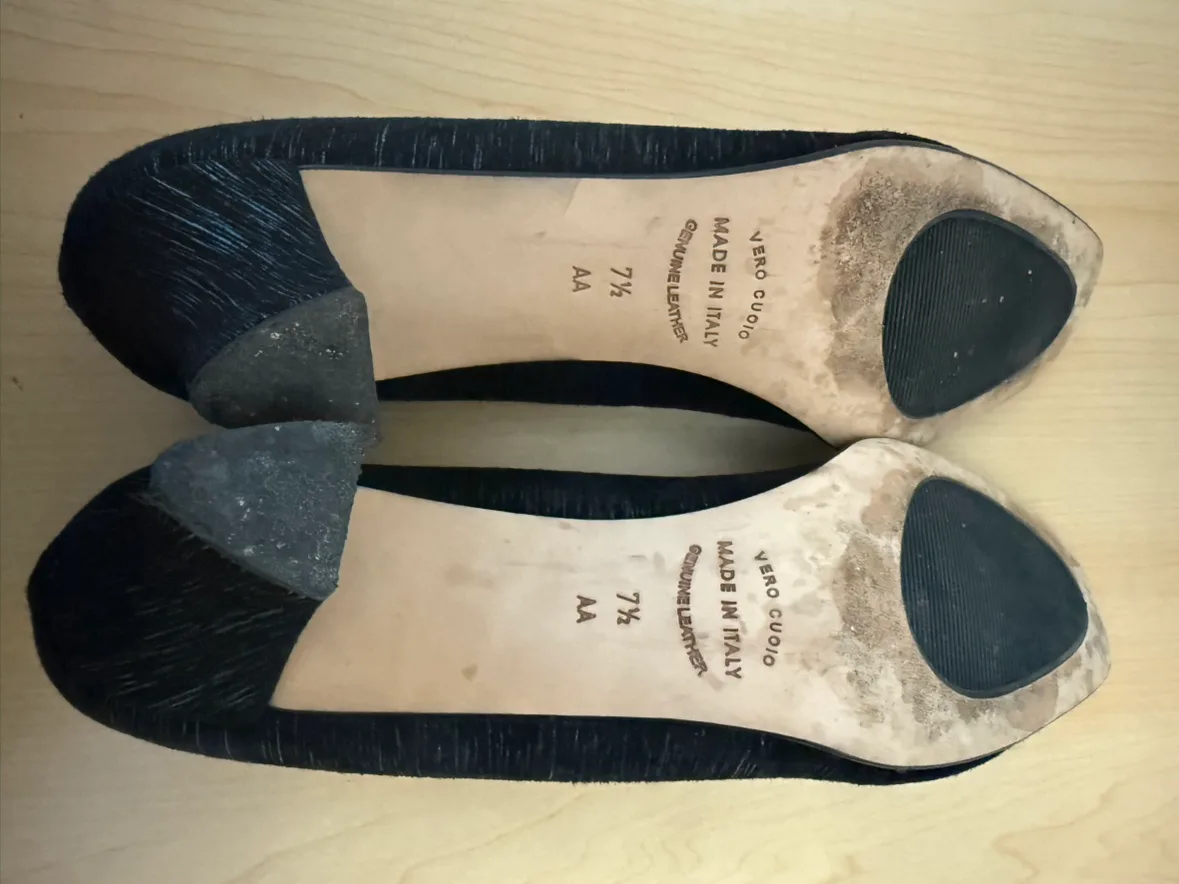 Roberto Capucci Women's Black Heels, Size 7 1/2 AA image indicator(4)