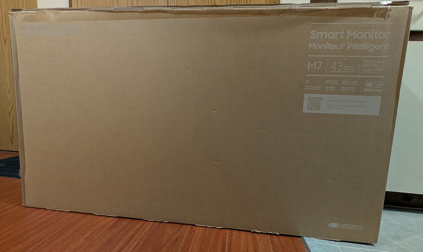 Samsung 43-inch M7 UHD 4k HDR Smart Monitor - Brand New in Box thumbnail