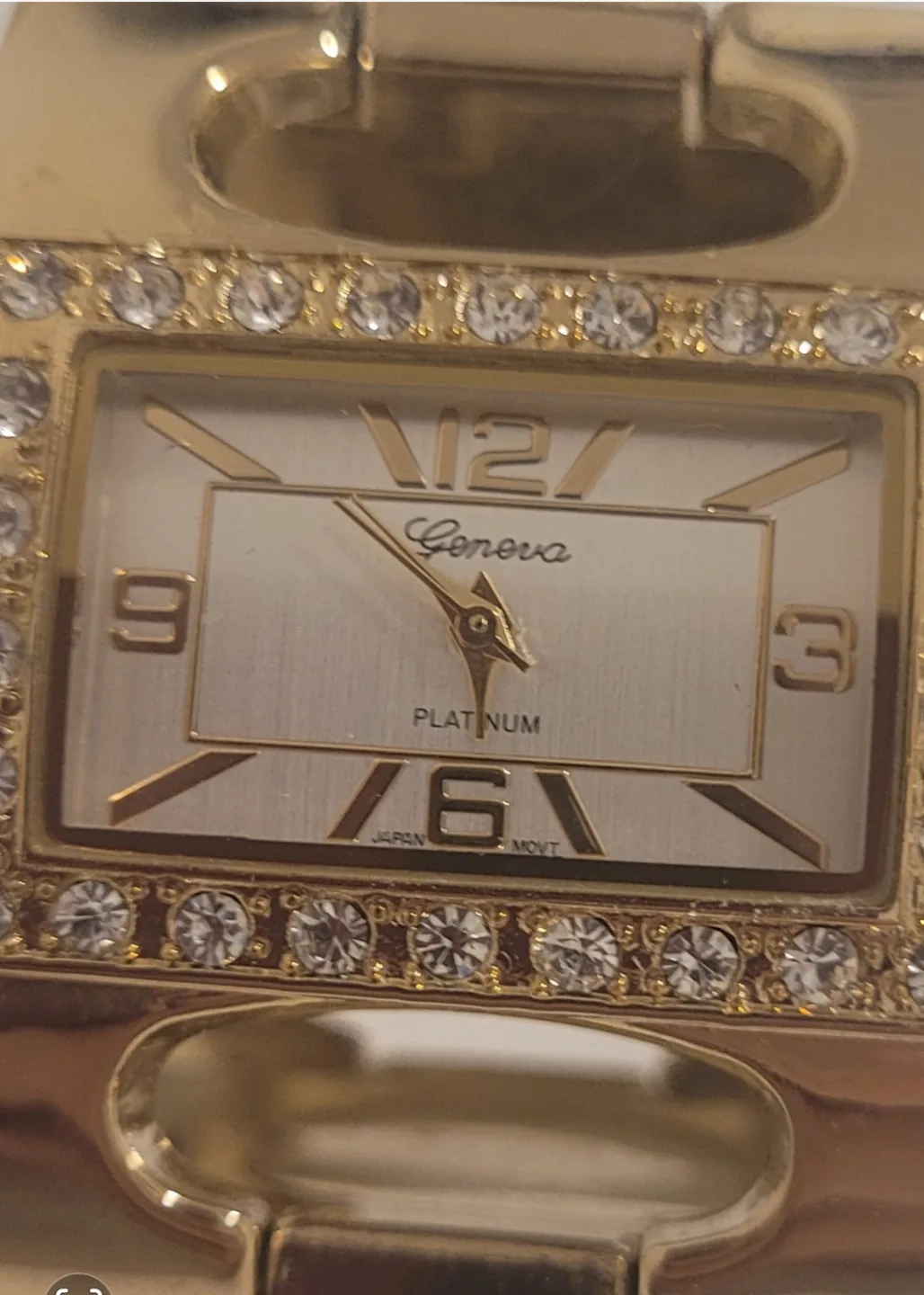 VINTAGE Geneva Gold Tone Rhinestone Watch see pictures image indicator(5)