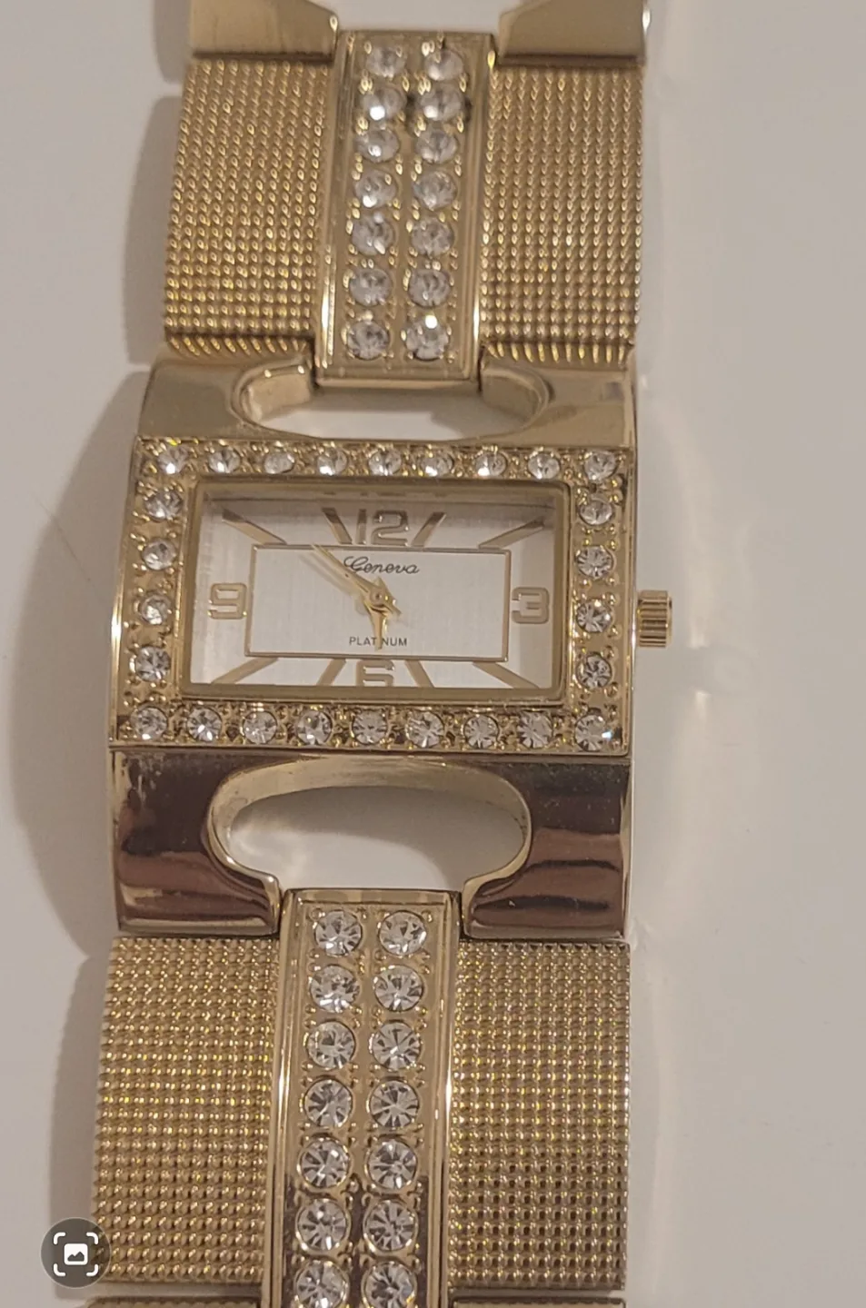 VINTAGE Geneva Gold Tone Rhinestone Watch see pictures image indicator(7)