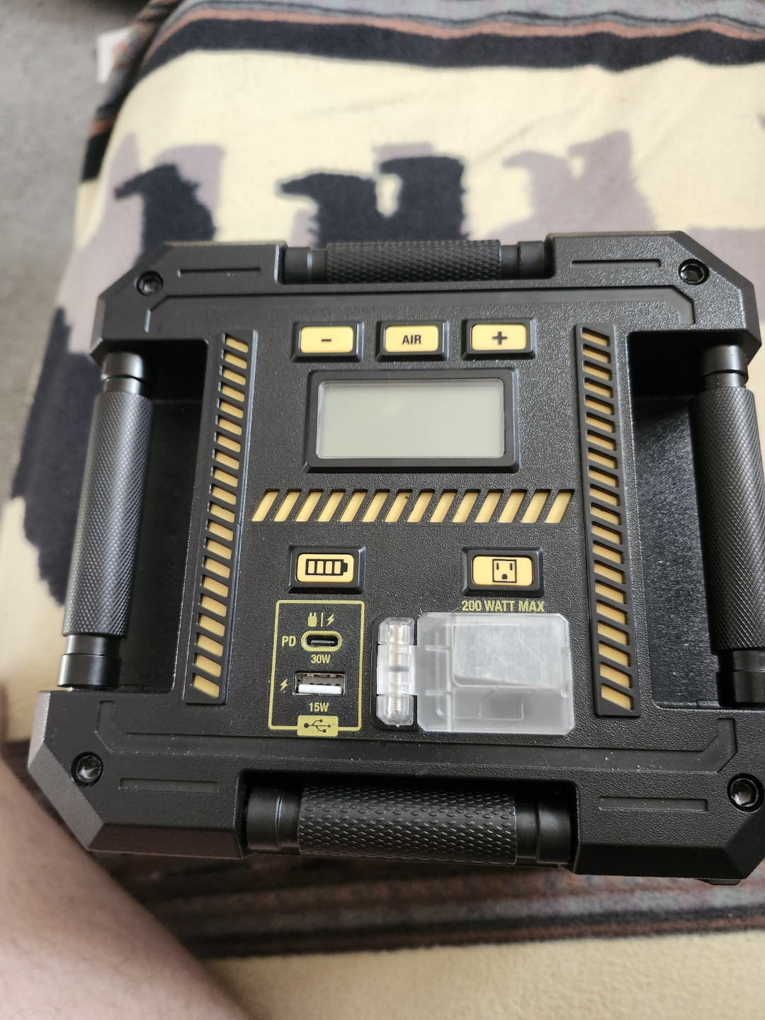 CAT 200W Portable Power Station - photo 4