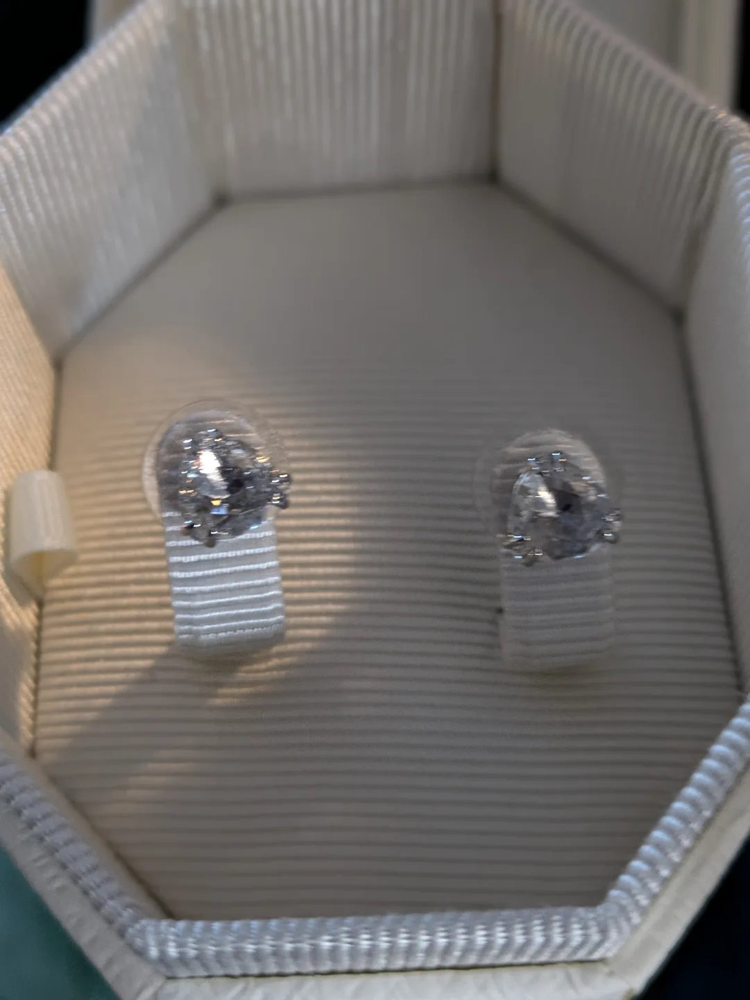 Swarovski Crystal Heart Earrings image indicator(3)