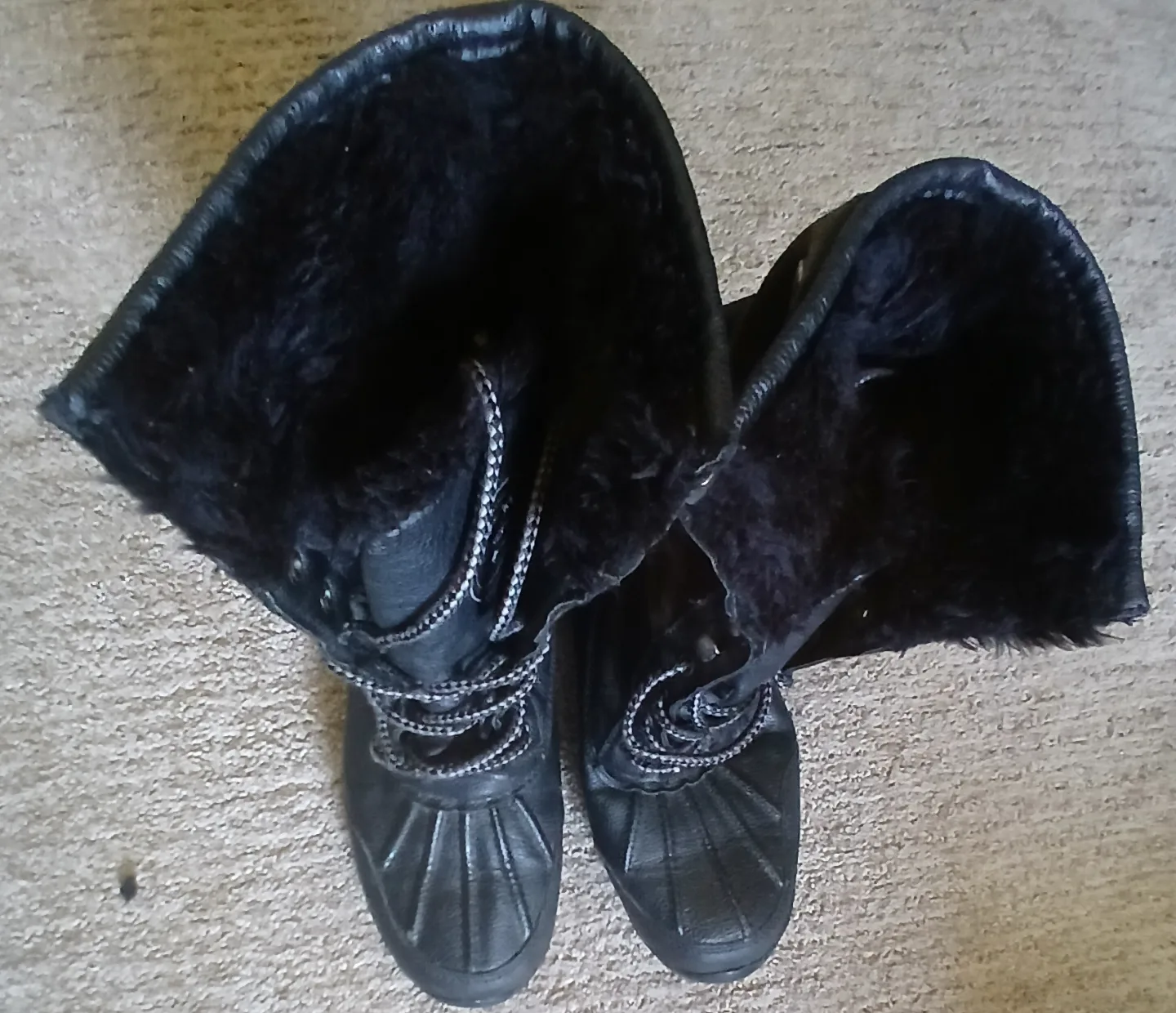 Women's Black Leather Winter Boots thumbnail