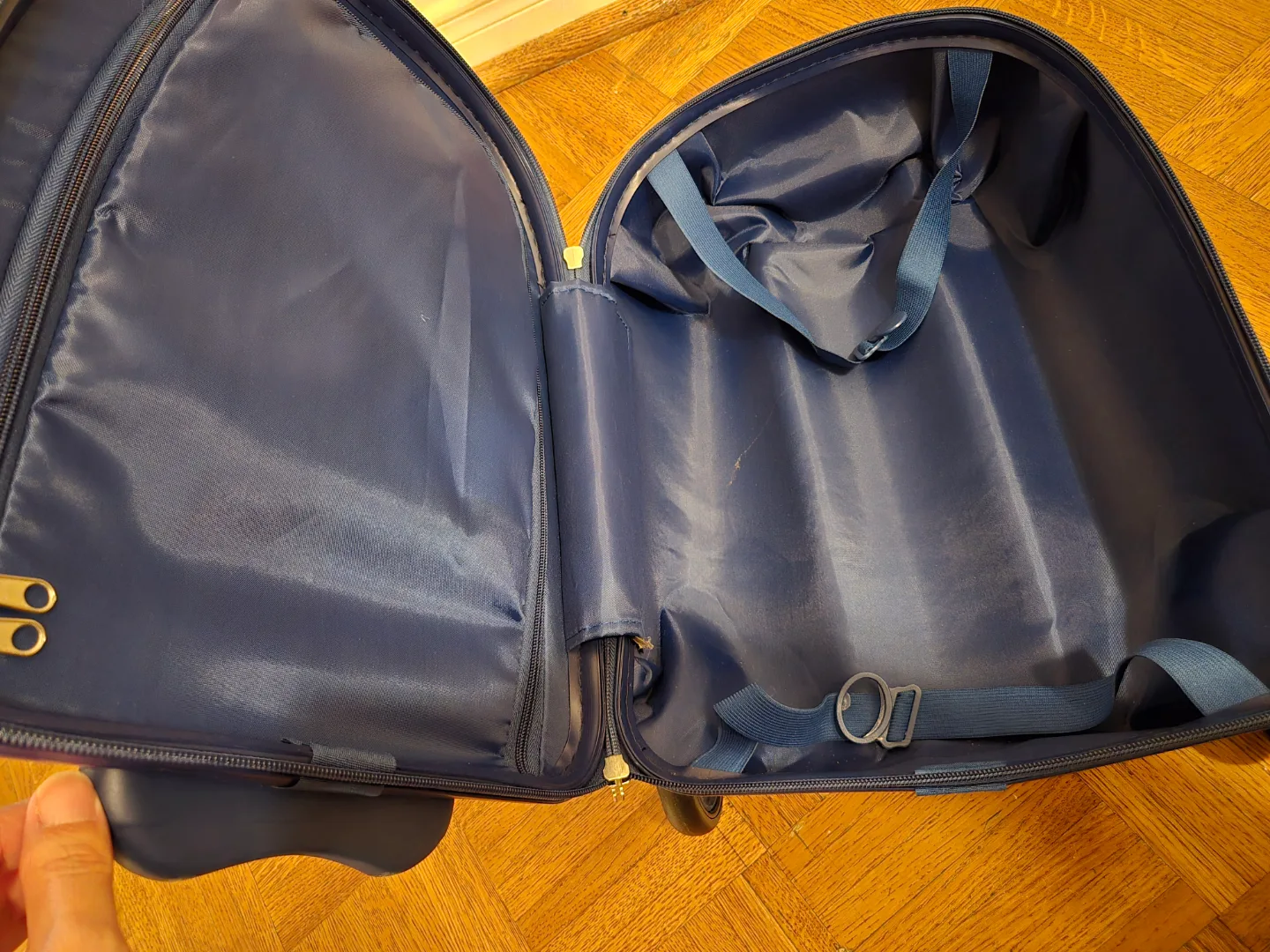 Star Wars Rolling Suitcase - Darth Vader & Stormtrooper image indicator(6)