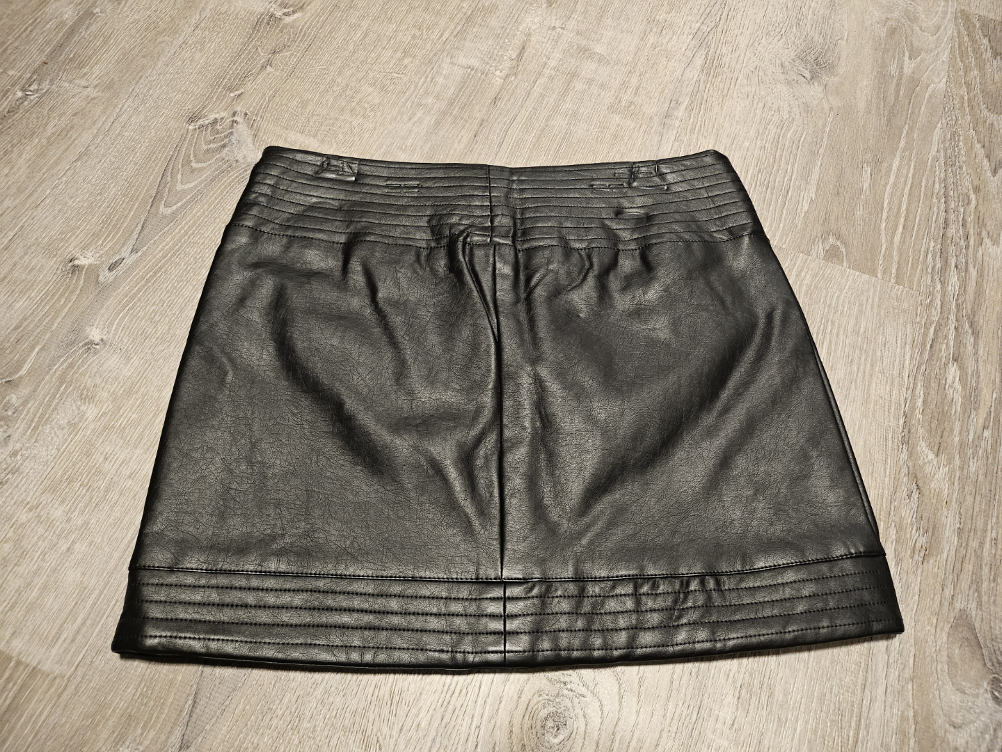 Black Faux Leather Mini Skirt Size 4 🧡 - photo 4
