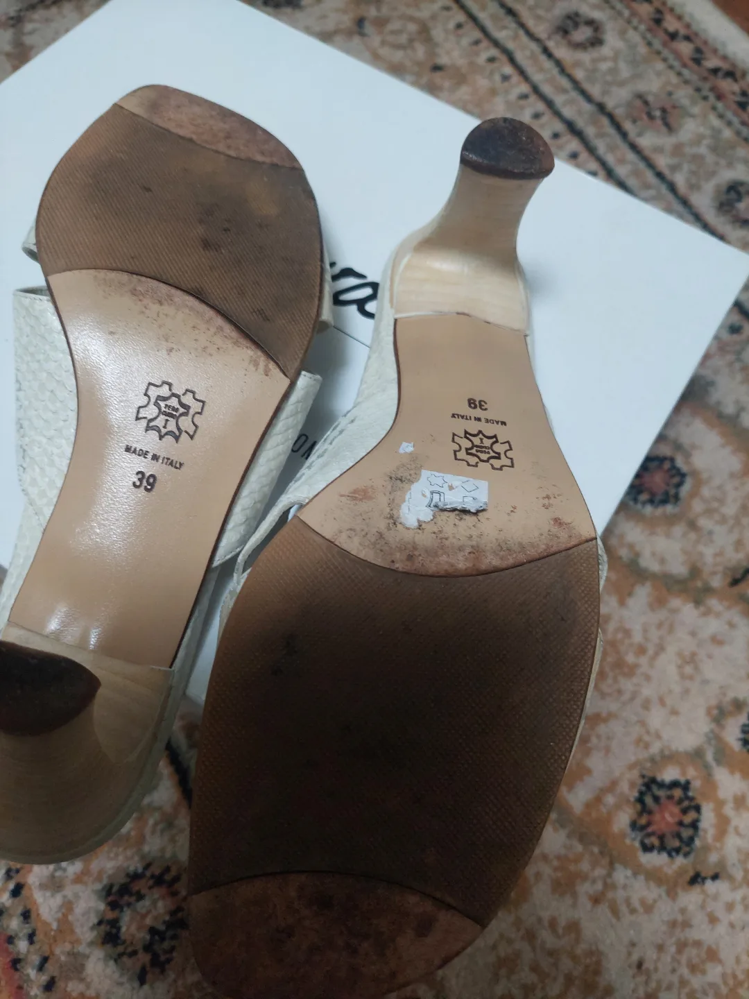 Donna Soft Italian Leather Slides - Size 39 #freecycle image indicator(6)