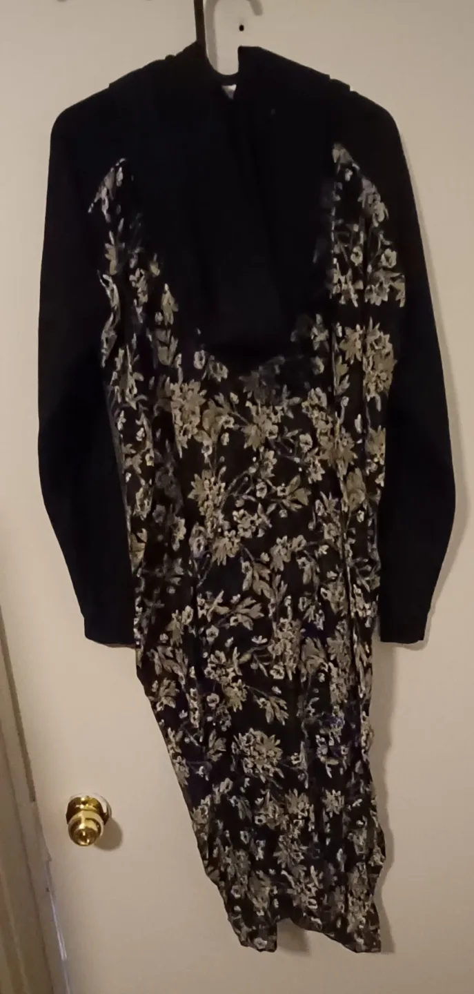 Unique Hooded Floral Cover-up image indicator(3)