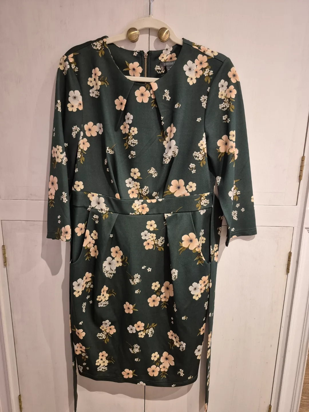 Suzy Shier Floral Dress, Size L/G thumbnail
