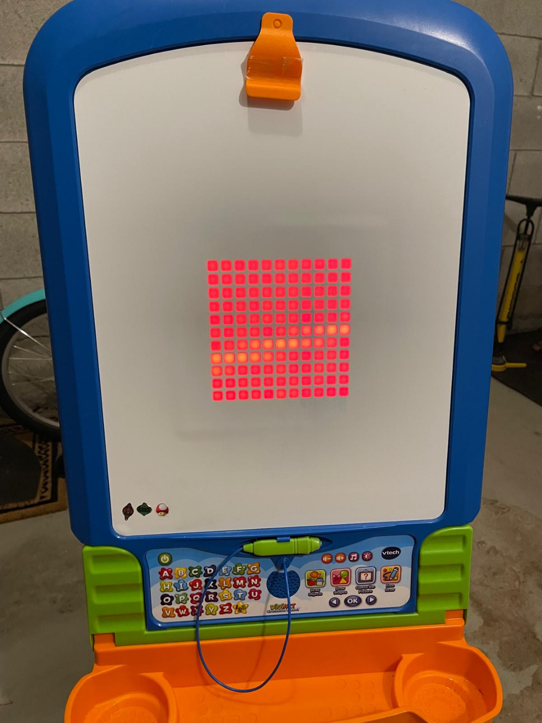 VTech Sit-to-Stand Art Easel - photo 3