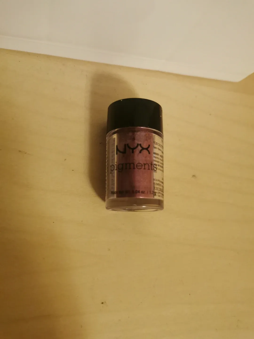 NYX Pigments PIG18 MGN30W Eyeshadow thumbnail