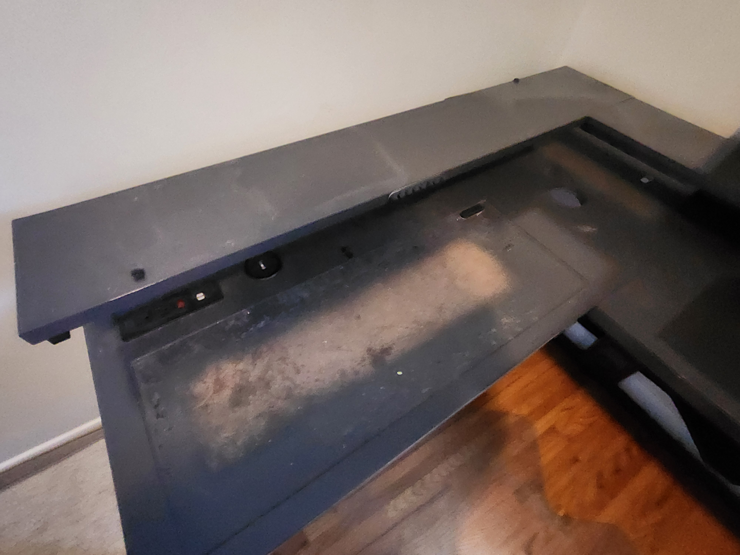 L-Shaped Gaming Desk with LED Lights (CAN DELIVER) - photo 2