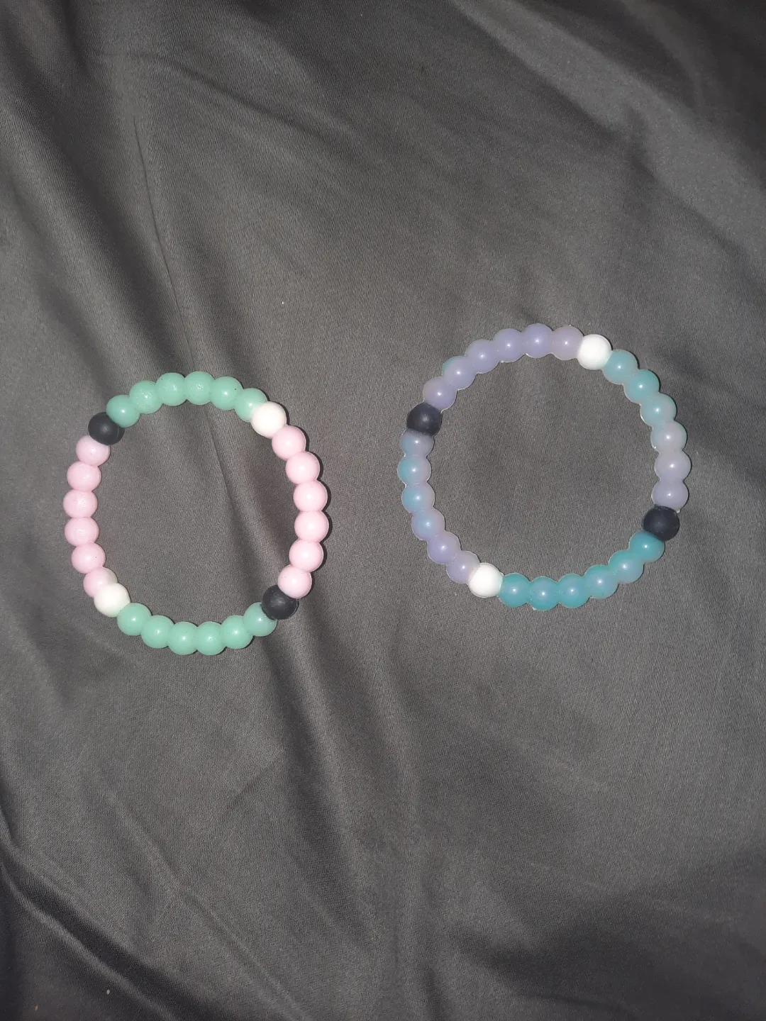 2 Colourful Silicone Bracelets pick up only thumbnail